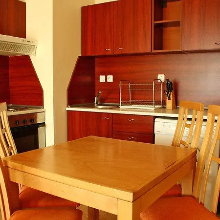 Prestige Aparthotel 3*